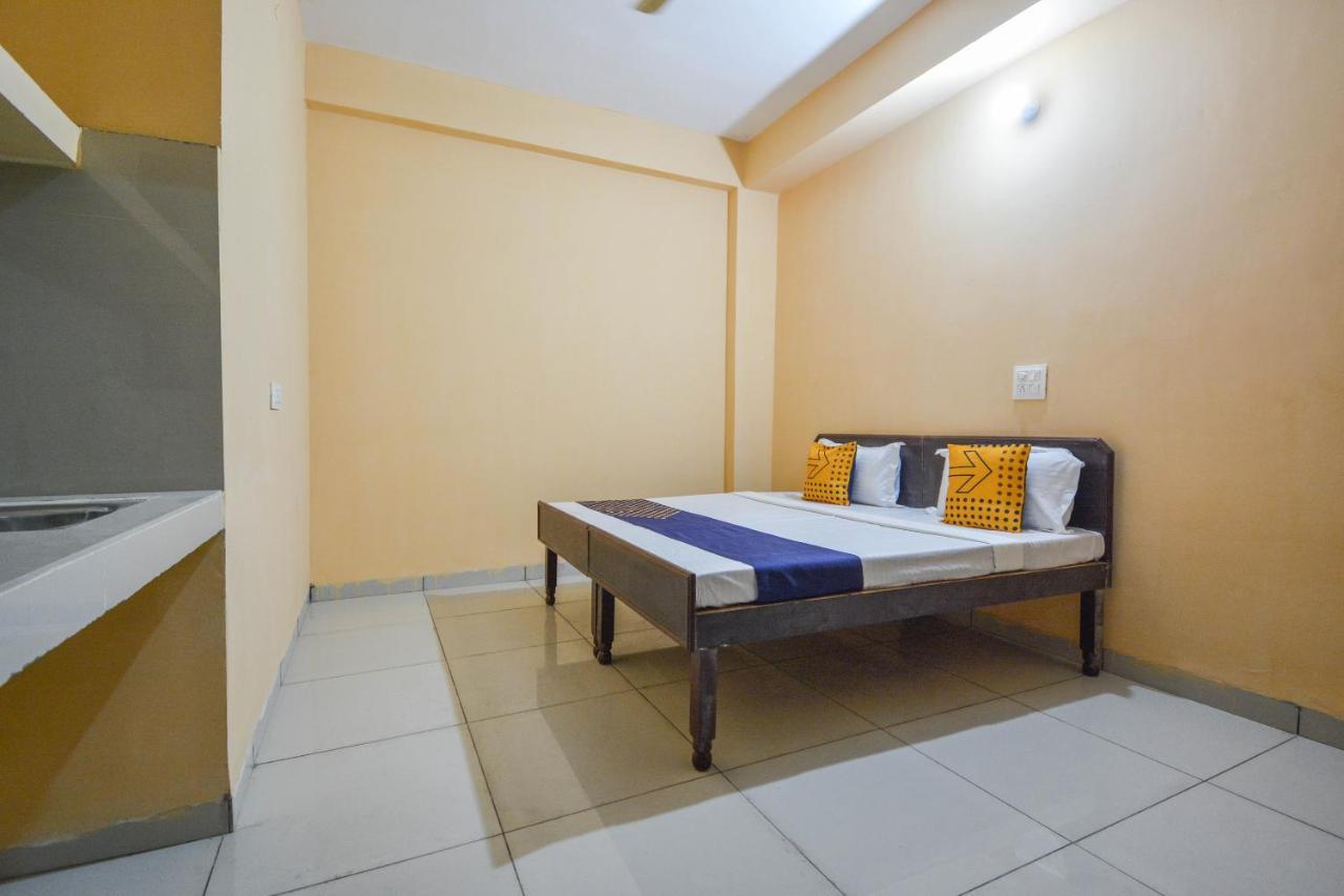 Spot On Hotel Diamond Sohana Экстерьер фото