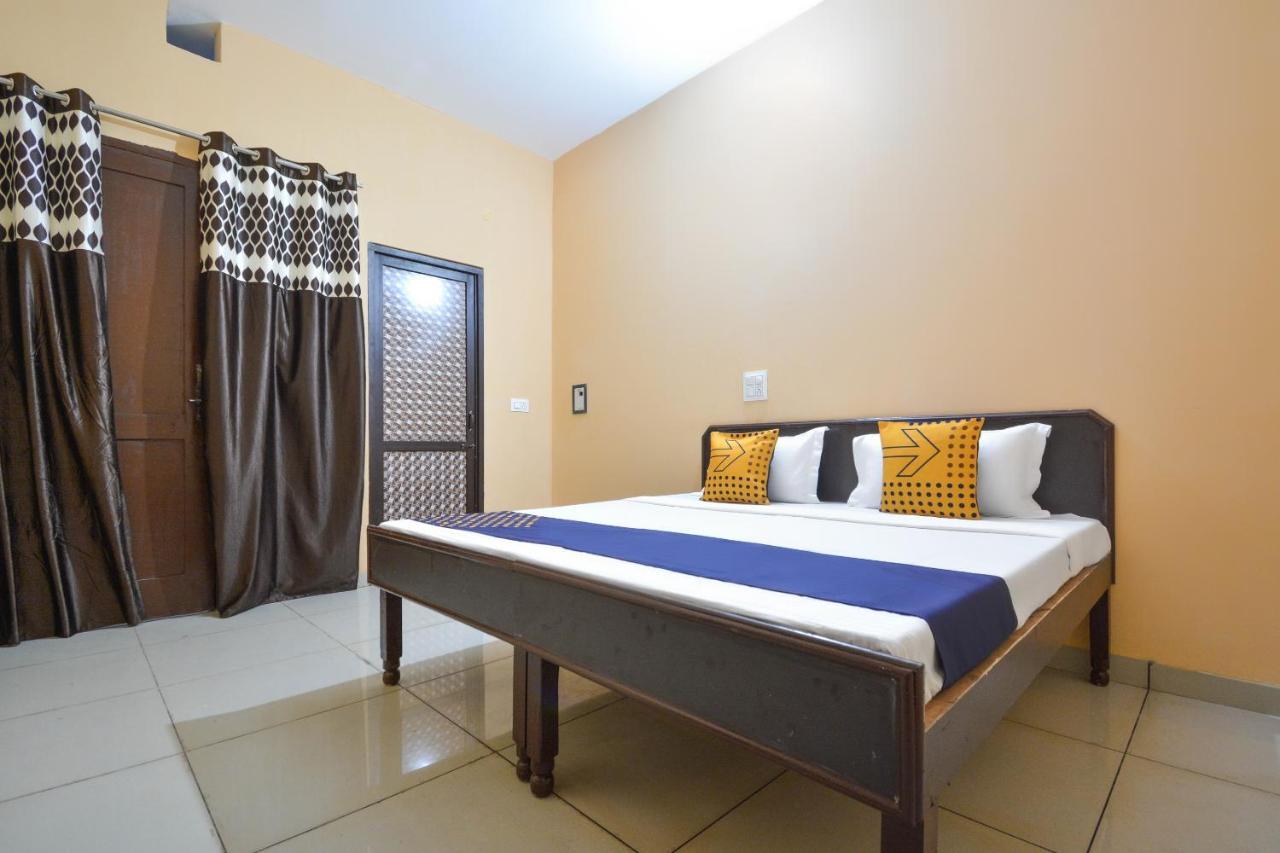 Spot On Hotel Diamond Sohana Экстерьер фото