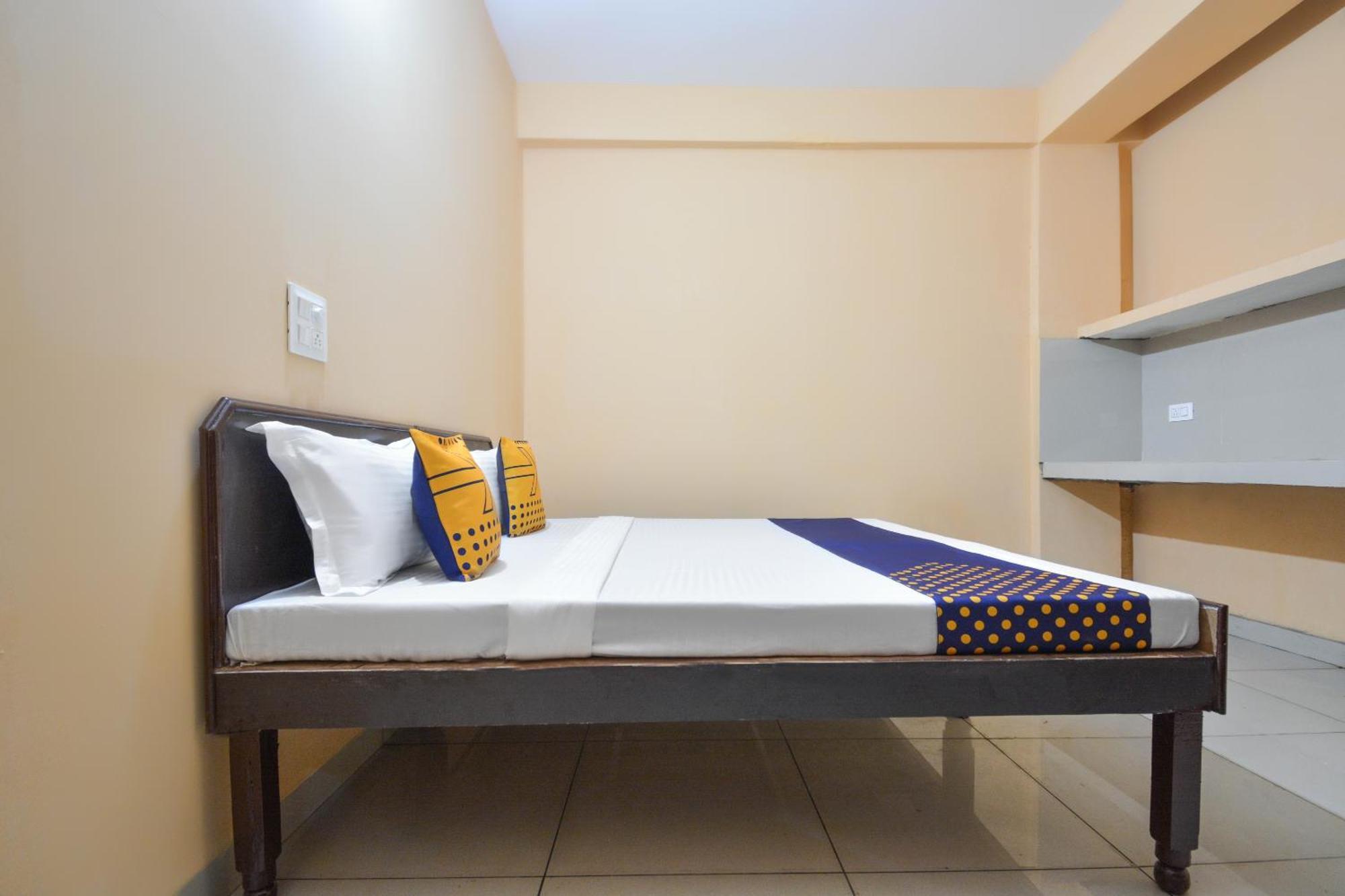 Spot On Hotel Diamond Sohana Экстерьер фото