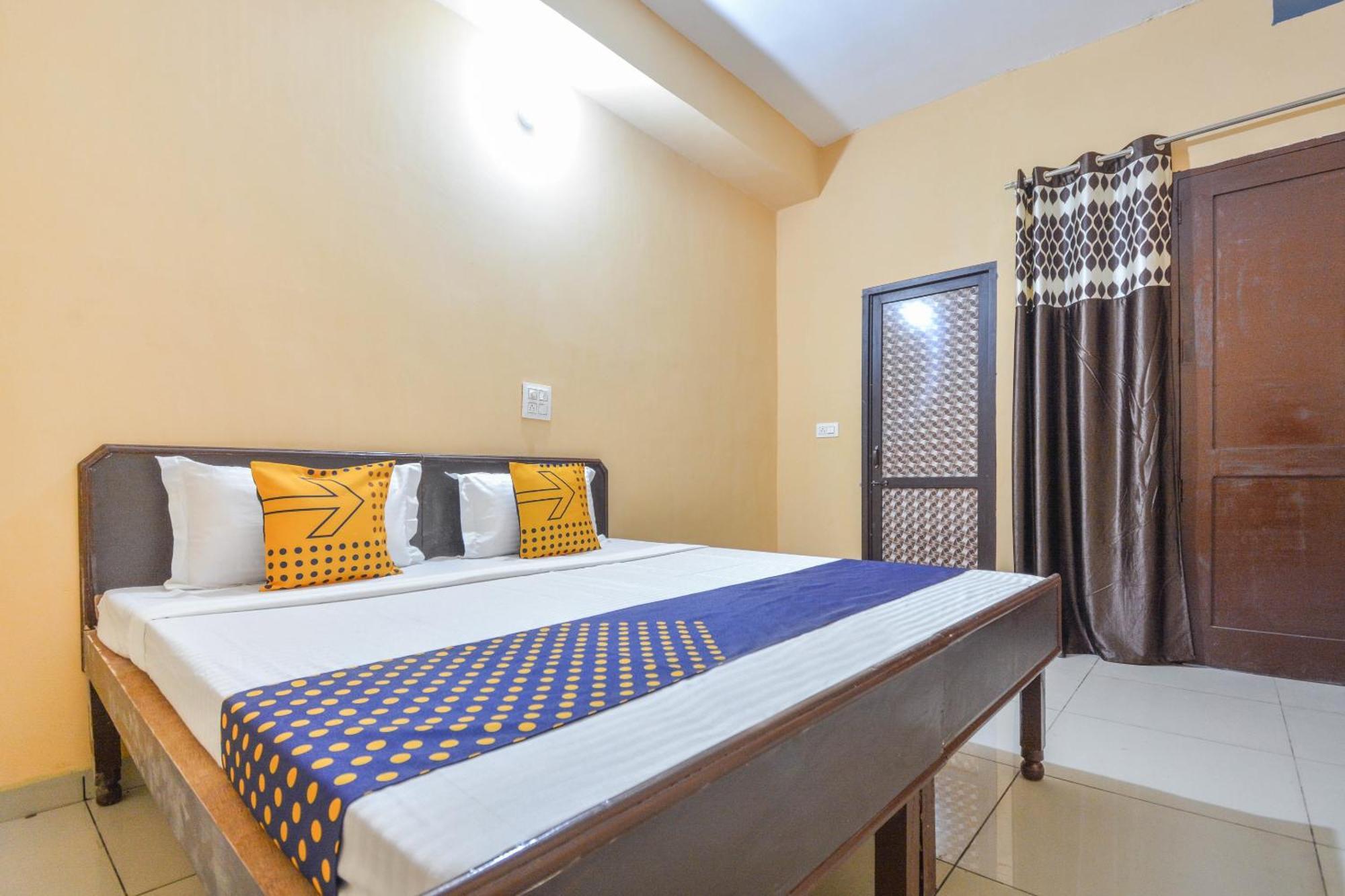 Spot On Hotel Diamond Sohana Экстерьер фото