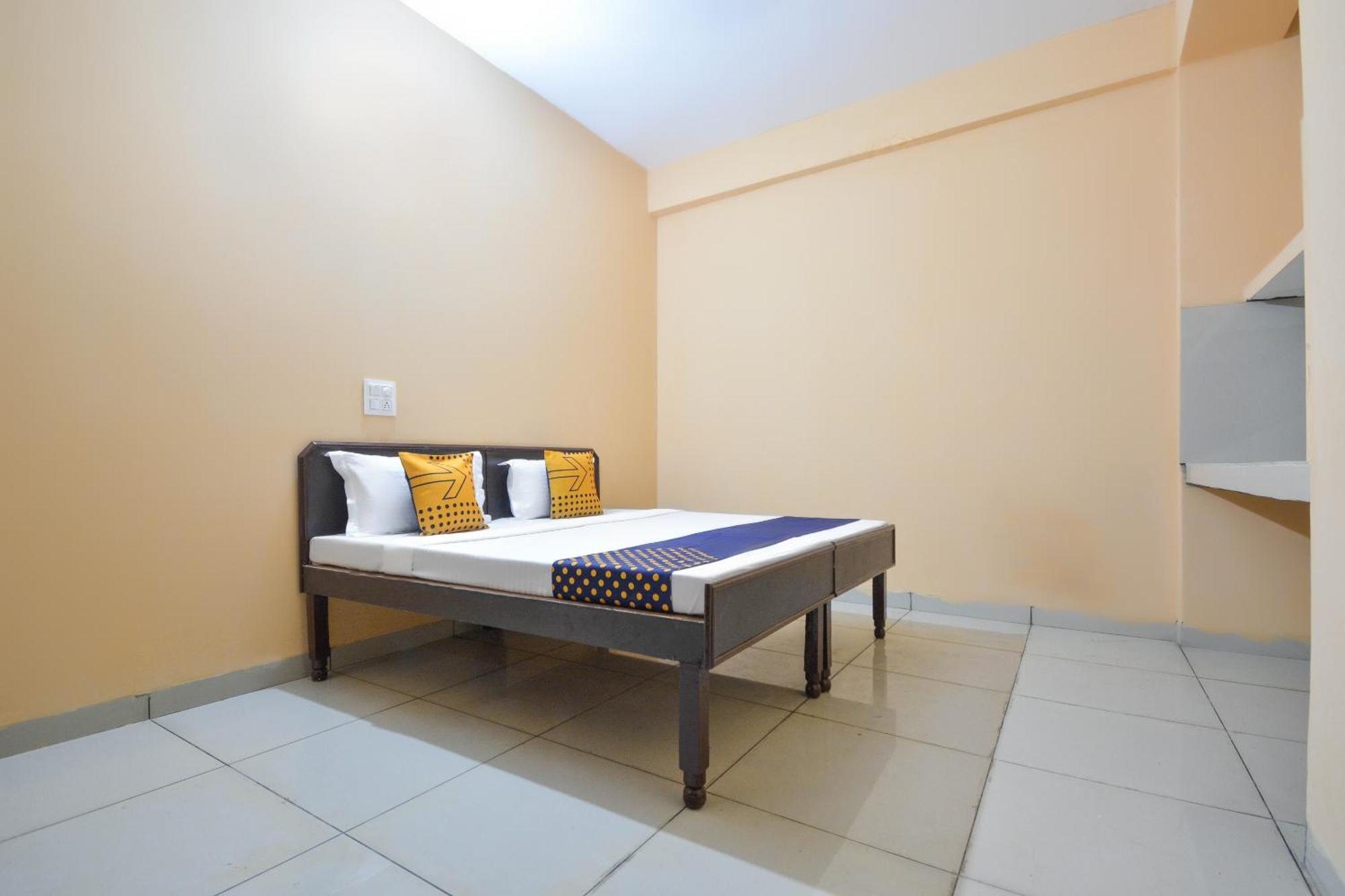 Spot On Hotel Diamond Sohana Экстерьер фото