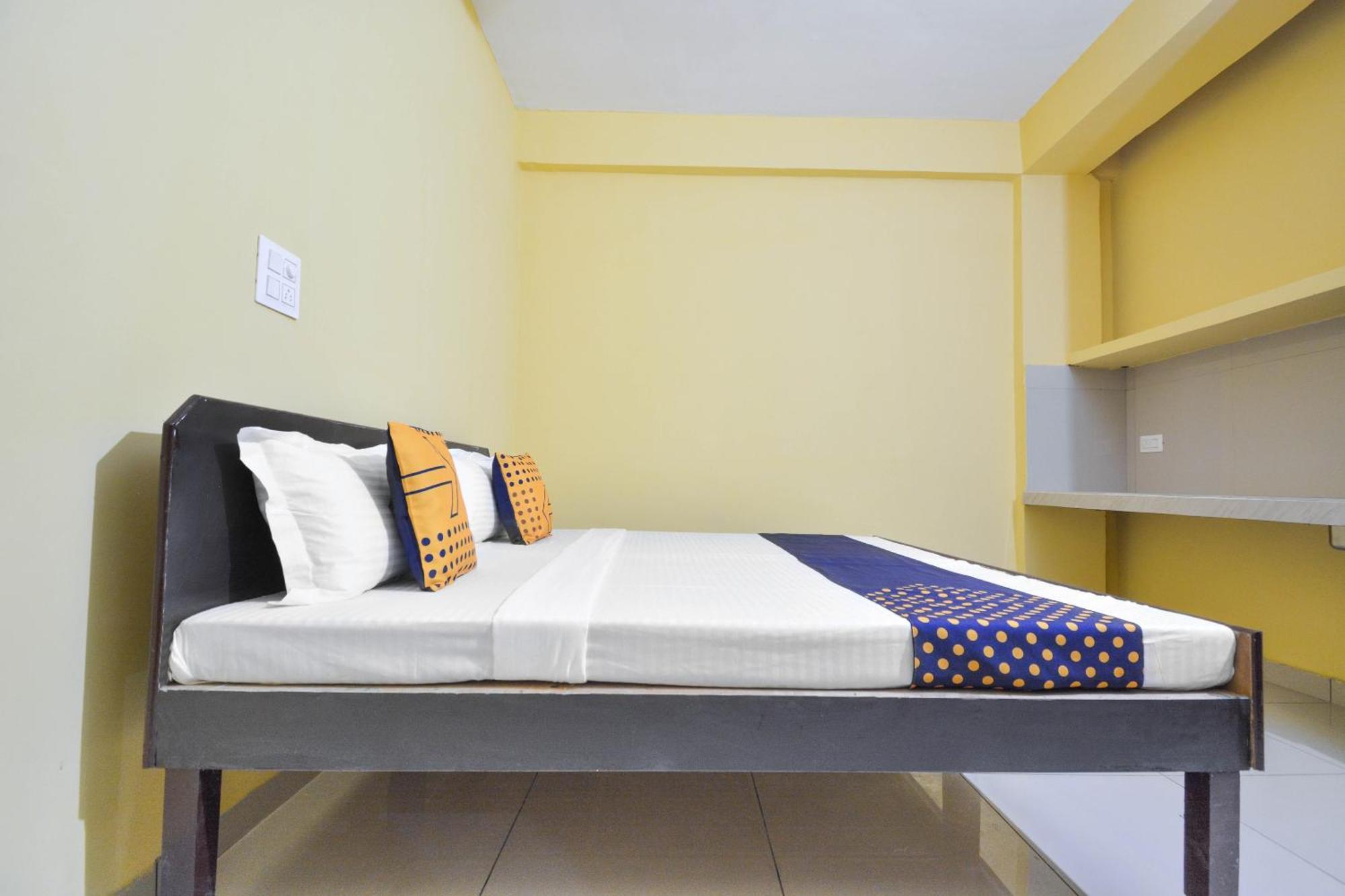 Spot On Hotel Diamond Sohana Экстерьер фото