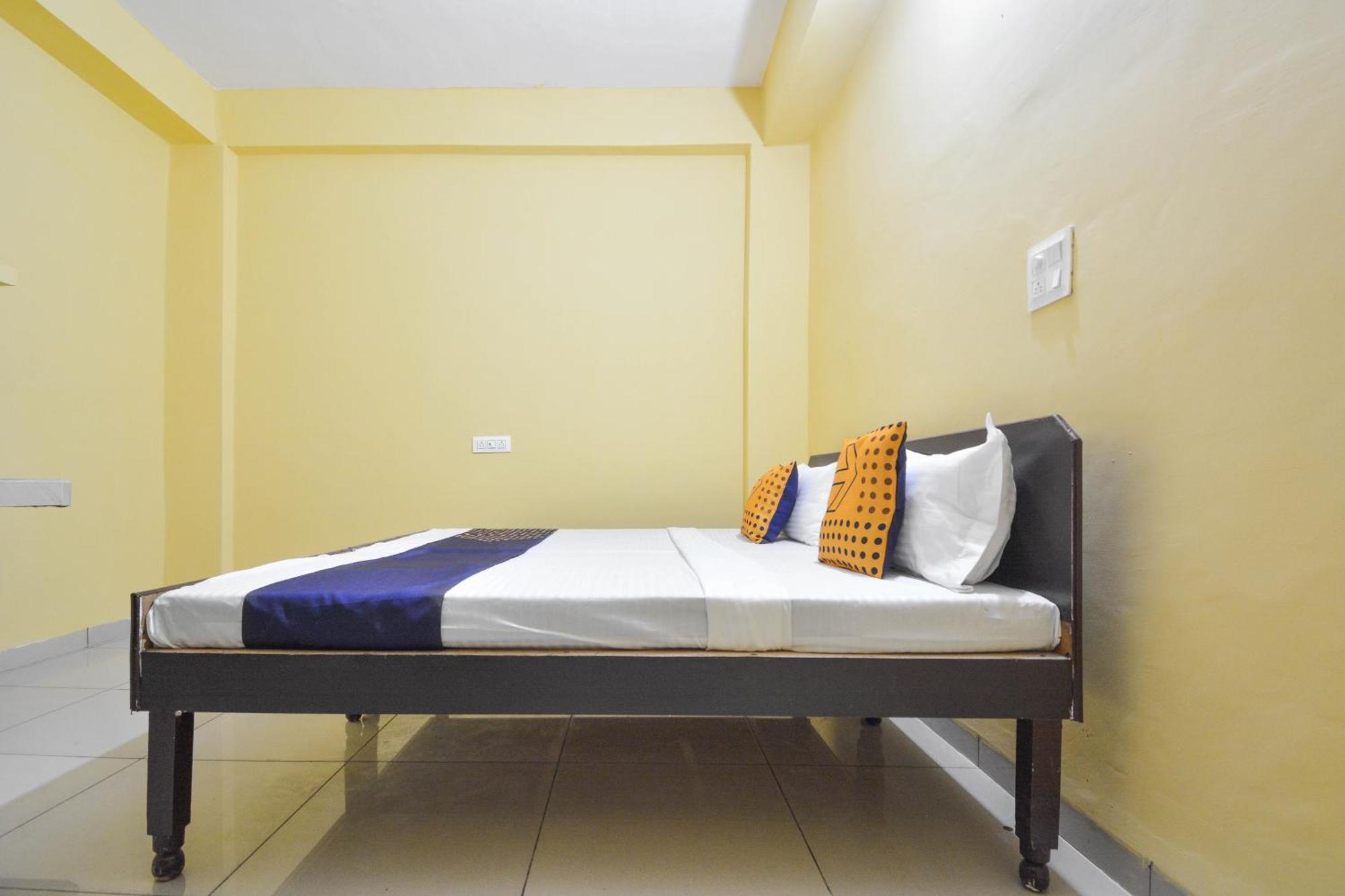 Spot On Hotel Diamond Sohana Экстерьер фото