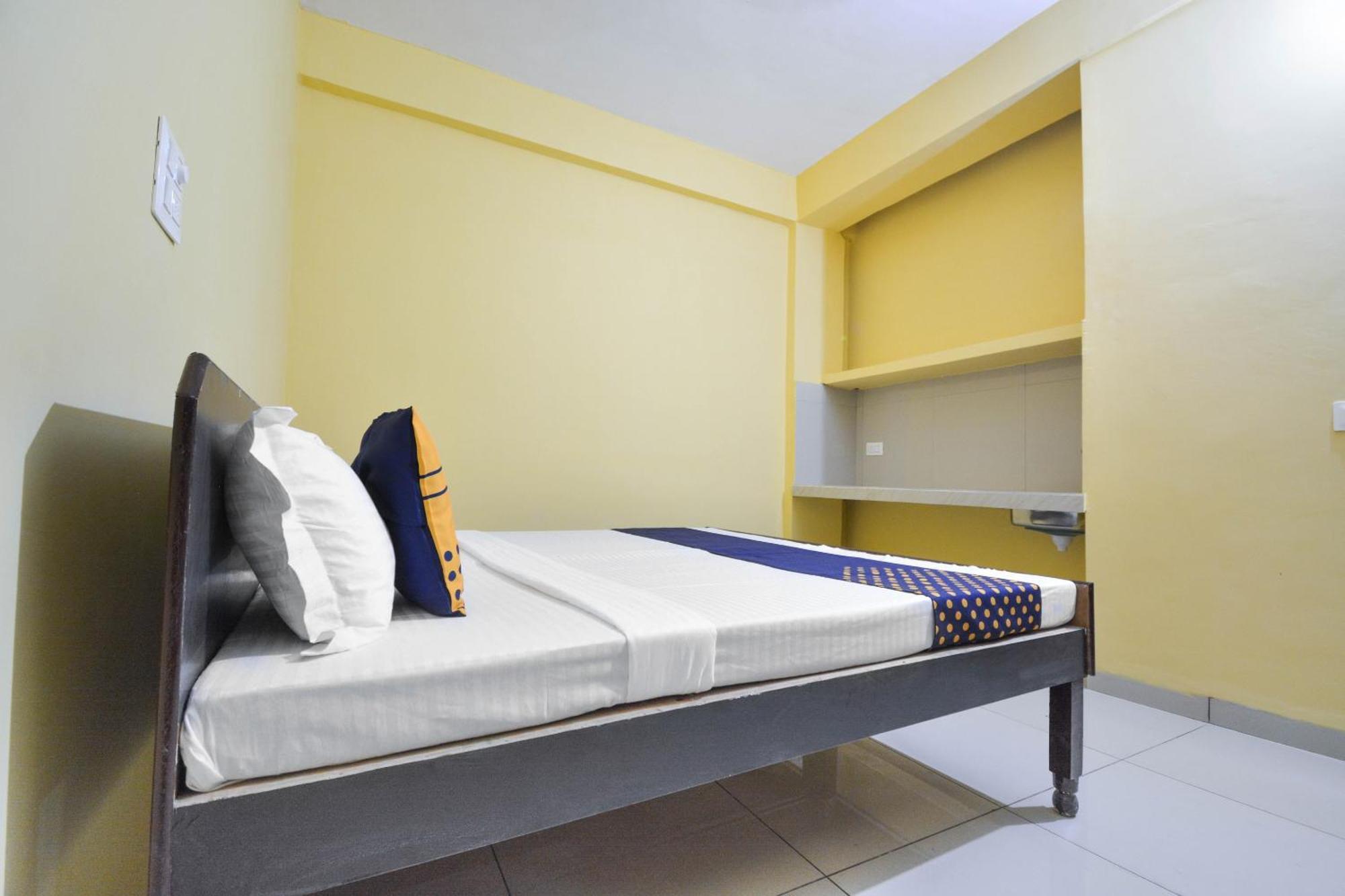 Spot On Hotel Diamond Sohana Экстерьер фото
